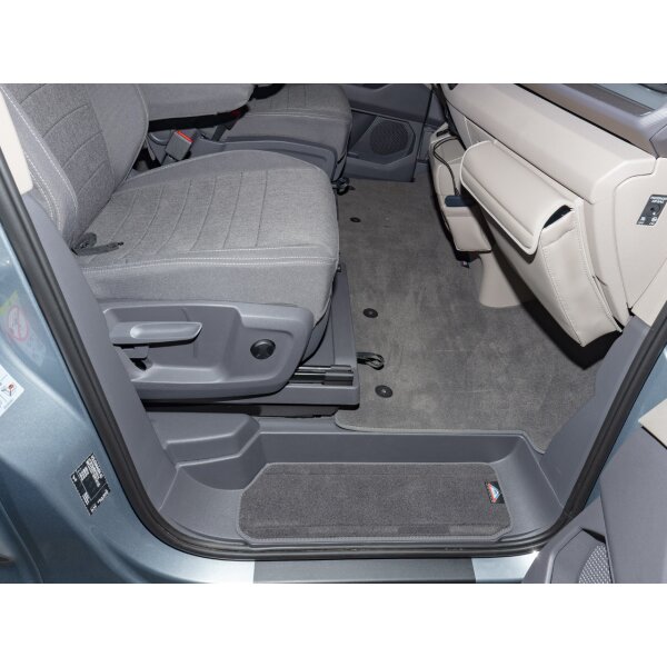 Set di tappetini in velluto per entrambi i gradini della cabina di guida, design "Raven", VW T7