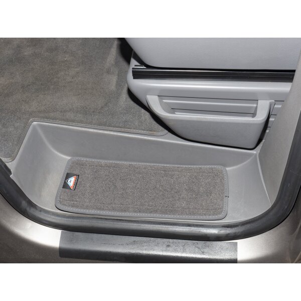 Set di tappetini in velluto per entrambi i gradini della cabina di guida, Design "Palladium", VW T6.1/T6/T5