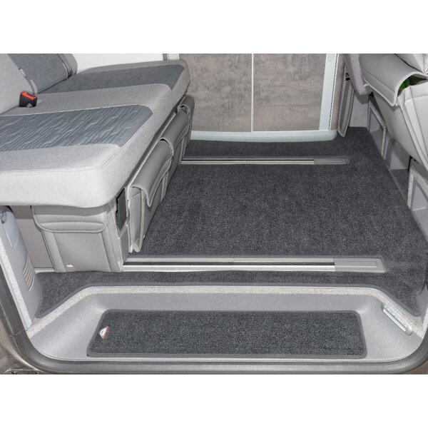 Veloursteppich für rechte Fahrgastraum-Trittstufe, Design "Titanschwarz", VW T6.1/T6/T5